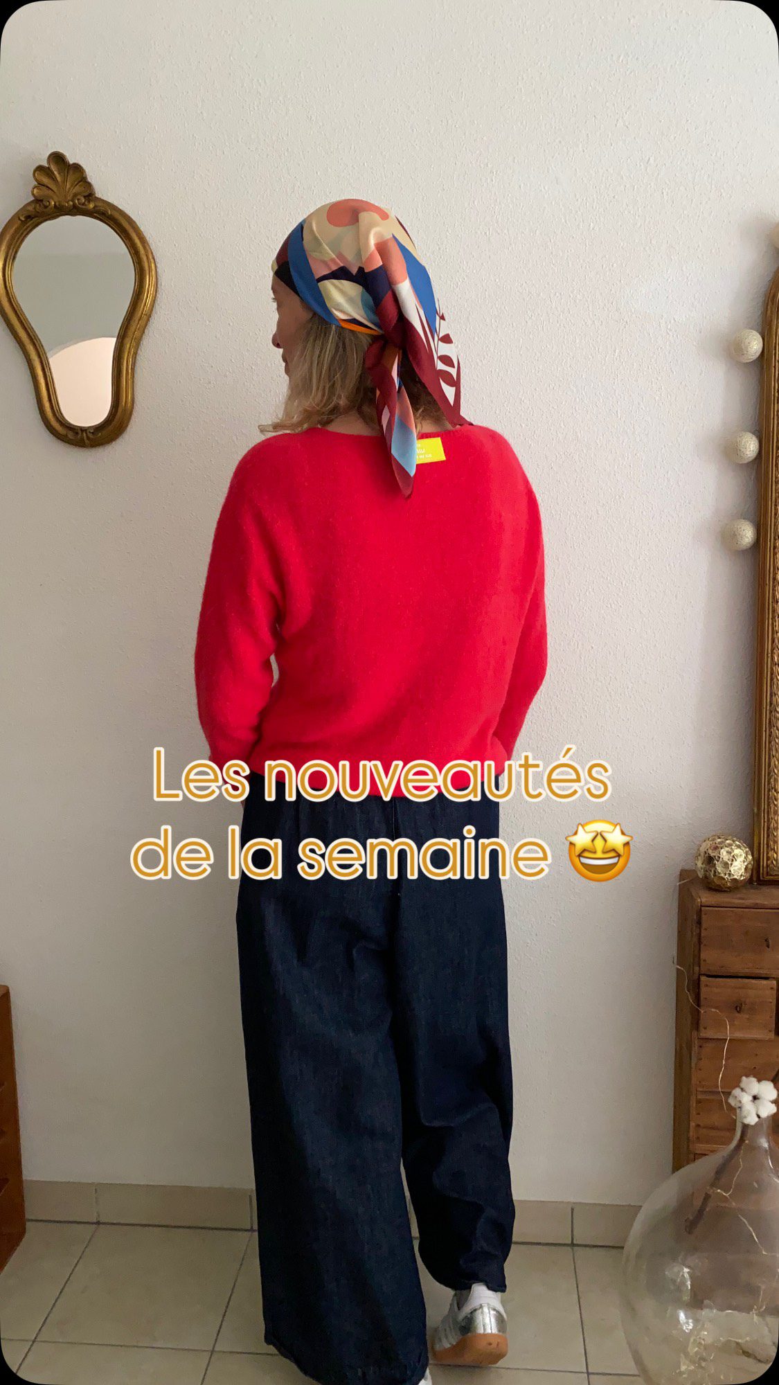 Une nouvelle vidéo pour vous présenter le dernier arrivage et toutes les pépites qui se cachaient dans ce carton 📦 
.
Alors, tu aimes cette nouvelle sélection mode et accessoires ? Quelle est ta pièce préférée ? 
.
Rendez-vous sur www.shopbyclo.fr pour découvrir ces merveilles 🤩 
~
#newco #johannaparis #modefemme #eshopmode #thecornerparis #vestekimono #kimonofashion #scarfoftheday #shopbyclo