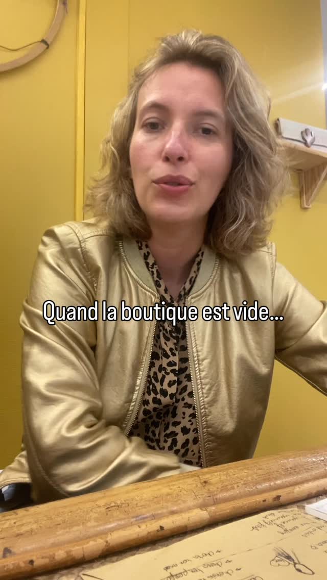 Quand la boutique est vide… mon cerveau, lui, ne l’est jamais 😅

Je réfléchis, j’imagine, je teste, je doute parfois… mais surtout je crée.

Aujourd’hui, je vous embarque dans l’envers du décor.
Et entre deux idées, il y a ce petit projet qui se prépare… 🤫

Rien n’est encore prêt à être dévoilé,
mais disons juste que ça va être très “moi”… et très vous aussi.

Stay tuned 💫