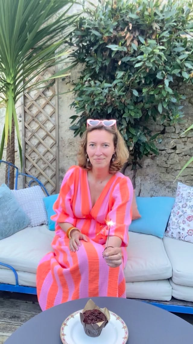 36 ans aujourd’hui 🎂

Et aussi… 6 ans de Shop by Clo 🛍️
6 ans d’histoires, de boutiques, de rencontres, de rebonds aussi.

Alors cette année, pas de grand discours.
Juste une envie : faire une pause… et vous en offrir une aussi. ✨

Avec ma voisine Julie @salonbaranger , on vous a préparé un cadeau un peu spécial :

🎁 À gagner :
— un massage crânien pour lâcher prise
— un bon d’achat de 50€ pour se faire plaisir en boutique

Parce qu’entre courir partout et penser à tout…
on oublie parfois juste de respirer. 🧘‍♀️ 

Pour participer :
— Suivre les comptes de @shopbyclo @dailyaboutclo & @salonbaranger 
— Liker ce post
— Identifier au moins une amie qui a bien besoin de lâcher prise en ce moment 😅

Tirage au sort le 15 mai 2026. 

Merci d’être là depuis 6 ans. Vraiment 🤍
~
#birthdaygirl #shopbyclo #sionsurlocean #vendee