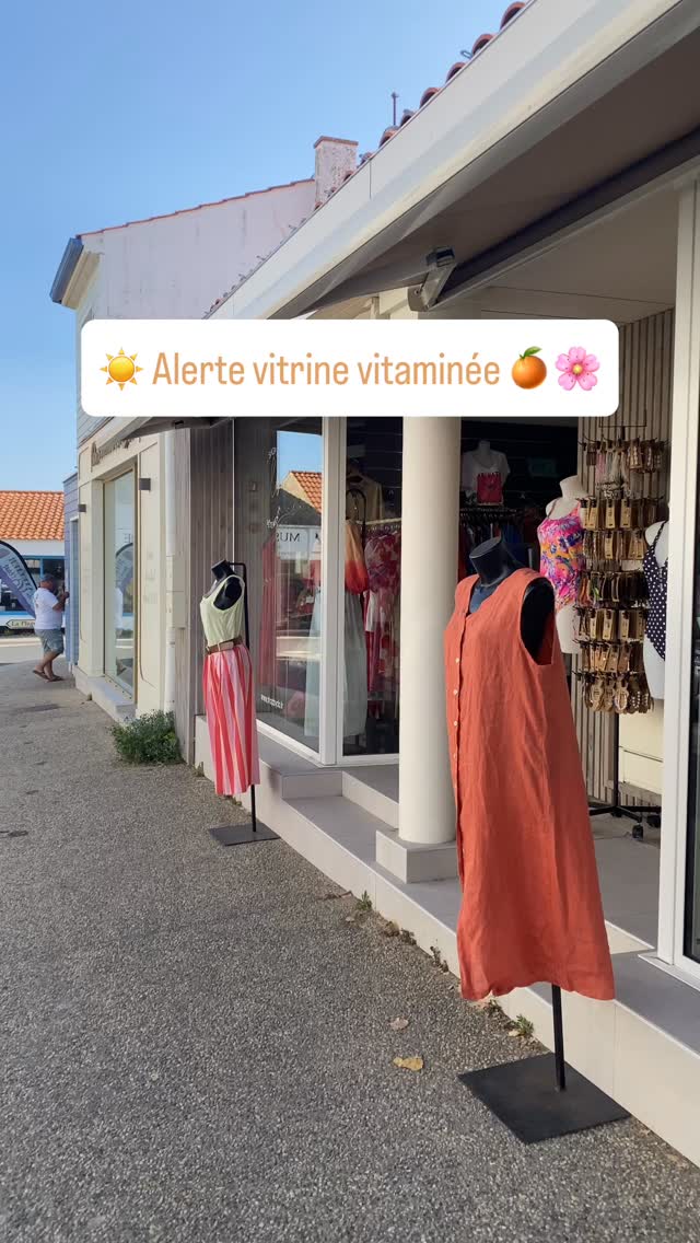 Rose tendre, orange vitaminé, blanc lumineux… 🍊🌸🤍

Cette semaine, la vitrine se pare de ses plus beaux tons acidulés. Des matières légères, des imprimés qui respirent l’été et des pièces soigneusement sélectionnées pour illuminer votre dressing.

Que vous soyez plutôt blouse aérienne, robe fleurie ou accessoires naturels, il y a forcément une pépite qui vous attend chez Shop by Clo.

📍Retrouvez toutes ces nouveautés en boutique à Sion-sur-l’Océan et sur notre e-shop.
🛍️ Nous sommes ouverts 7 jours sur 7 pendant la saison.
💛 Pensez à nous suivre ici pour découvrir les nouveautés au fil des arrivages… certaines pièces ne restent jamais très longtemps !

✨ Alors… vous êtes plutôt team rose, orange ou vous craquez pour le mélange des deux ?
~
#shopbyclo #sgxv #stjeandemonts #modefemme #vendee