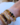 bracelet-dore-martele-pierre-de-sable-bleu-onyx-noir-shopbyclo
