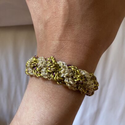 Bracelet tressée en soie vert olive