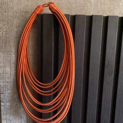 Collier multi-rangs en soie Corail