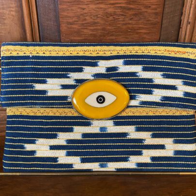 Pochette berbère bleue oeil jaune