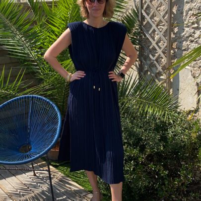 Robe plissée à épaulettes