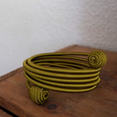 Bracelet spiral soie vert olive