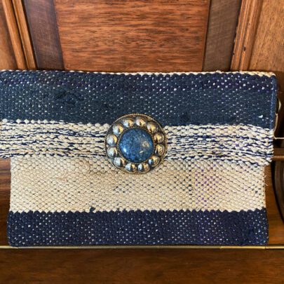 Pochette berbère bleue boucle ronde bleue