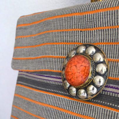 Pochette berbère gris et orange boucle ronde
