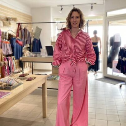 Chemise à rayures rose et rouge broderie Carpe Diem