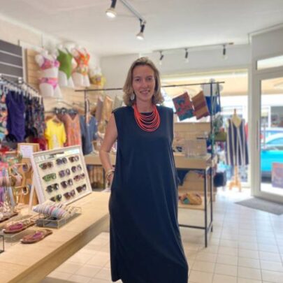 Robe droite à épaulettes