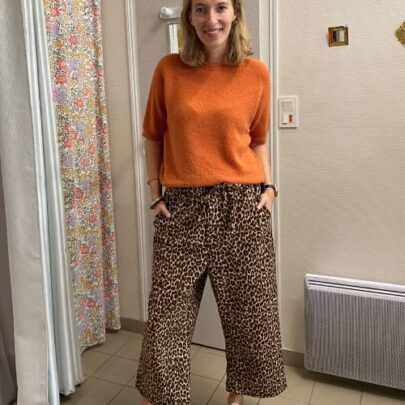 Pantalon imprimé léopard à poches plaquées – Johanna Paris