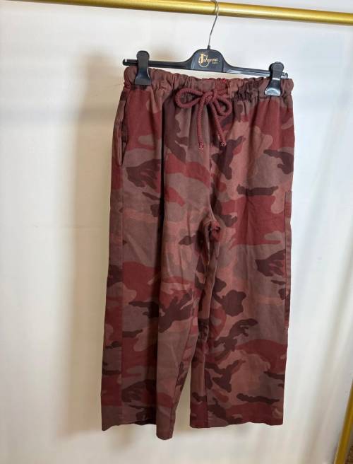 pantalon-imprime-camouflage-rose-johanna-paris_1
