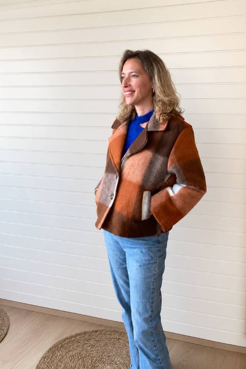 veste-style-caban-courte-carreaux-terracotta-johanna-paris_1